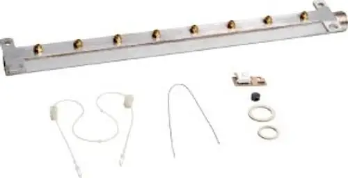 BOSCH-Gasumbaukit mit einer langen Metallleiste, mehreren Anschlüssen, Kabeln und anderen Montagekomponenten zur Umrüstung von Gaskochgeräten.